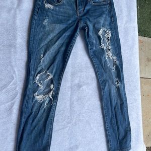 Abercrombie & Fitch ripped jean